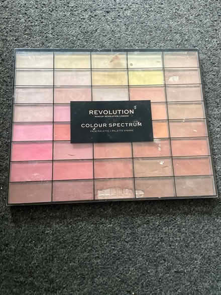 Photo of free Revolution face palette (Poplar E14) #1