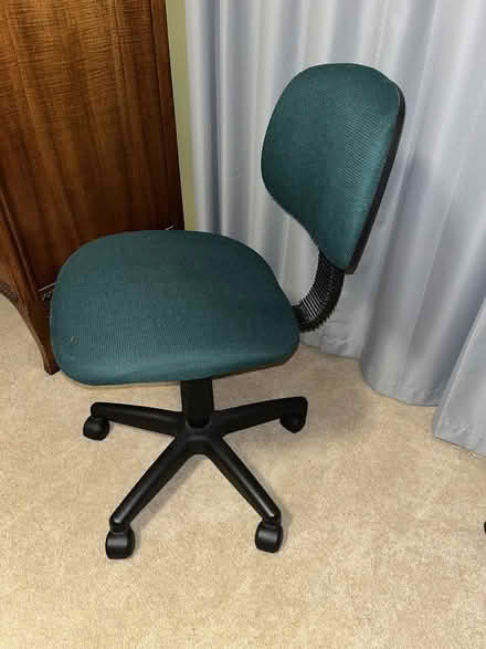 Photo of free Desk chair (W Salisbury) #1