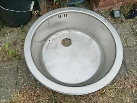 Photo of free Sink (Lower Morden SM4) #1