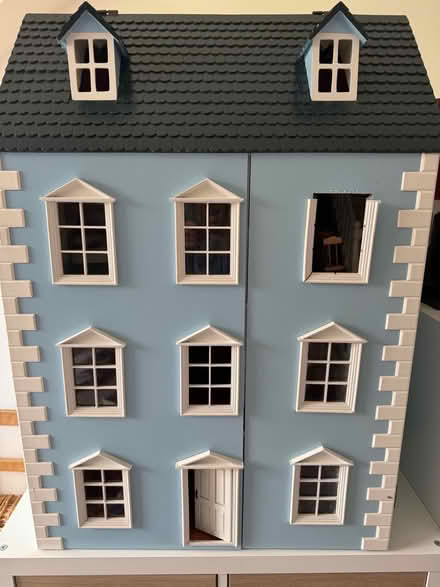 Photo of free Dolls House (Southfields SW19) #1