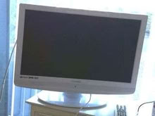 Photo of free TV set - white TECHNIKA - Freeview -20 inch (Hoohill FY3) #2