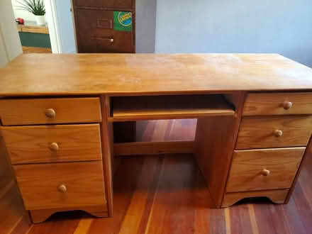 Photo of free Wood desk (Se Portland) #1