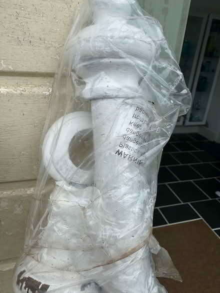 Photo of free White painted Curtain Rail 1m 50cm,central bracket 16 rings (Nailsea Court BS48) #2