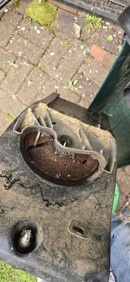 Photo of free Garden impact shredder (Hook, RG27) #2