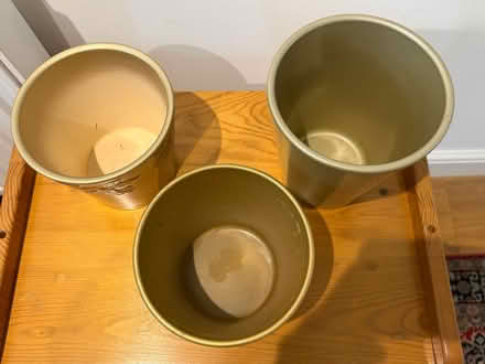 Photo of free 3 gold indoor plant pots (Amersham HP6) #4