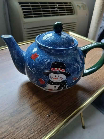 Photo of free Designer teapot (Meadowvale and 401 area) #1