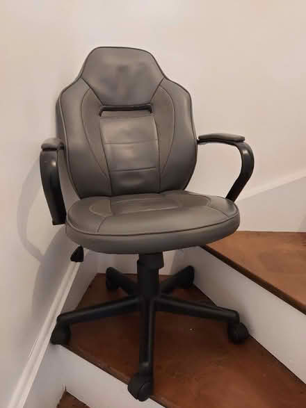 Photo of free Office/gaming chair (Carshalton SM5) #1