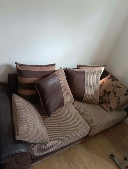 Photo of free 5 seat sofa, originally from wayfair (Dagenham RM9) #2