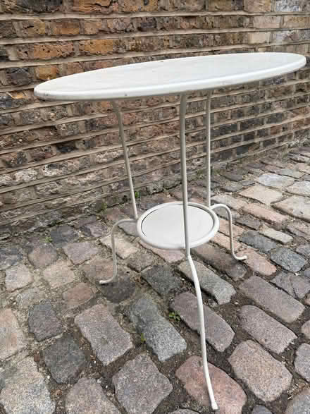 Photo of free White metal garden table (Canonbury N1) #3