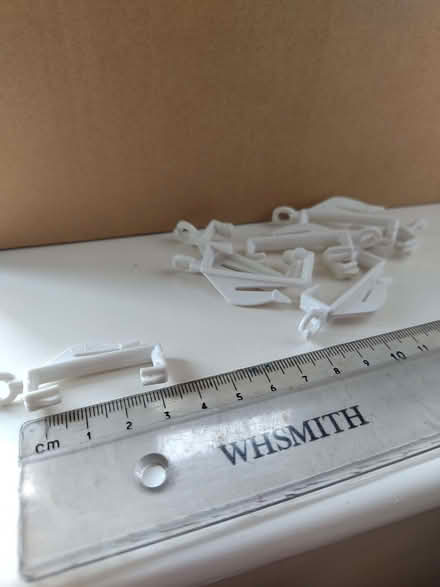 Photo of free curtain sliders/hooks, small, medium and large (Caldecott OX14) #3
