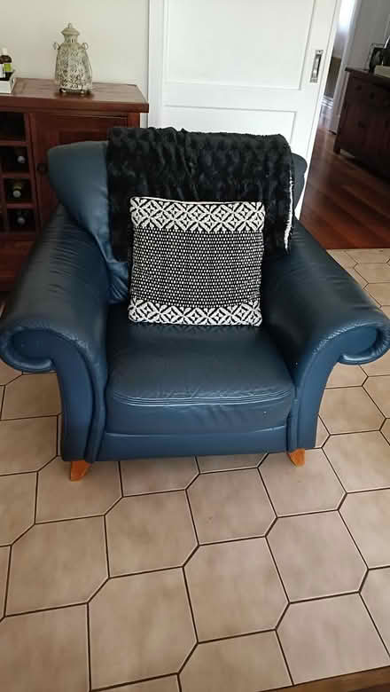 Photo of free leather couch (Pascoe Vale south) #1