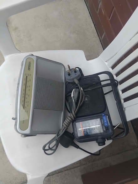 Photo of free radios (Whitworth Halls of Residence M13) #1