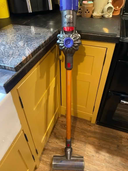 Photo of free Dyson V8 Vacuum *SPARES/REPAIRS (Central Glossop) #1