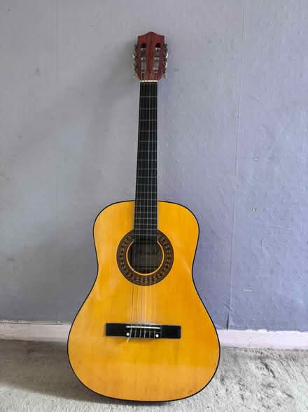Photo of free Guitar (Steeple Claydon MK18) #4