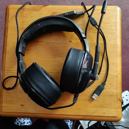 Photo of free Earphones (Woodside London SE25) #3