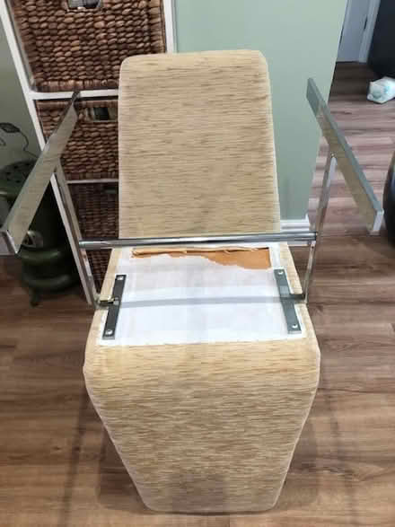 Photo of free 6 Chairs And A Glass Top Table (DA9) #4