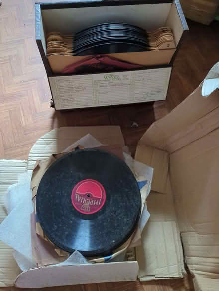 Photo of free Old record player, possibly 1940s, 78s records. (St Pauls BS2) #4