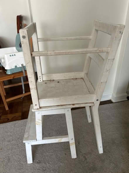 Photo of free Kids kitchen helper step stool (20912) #1
