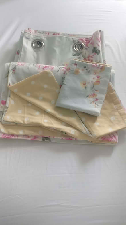 Photo of free Bed Set & Matching Eyelet Curtains (Chingford E4) #1