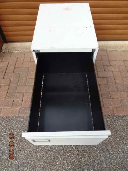 Photo of free Metal cabinet - 2 drawers (Twyford OX17) #2