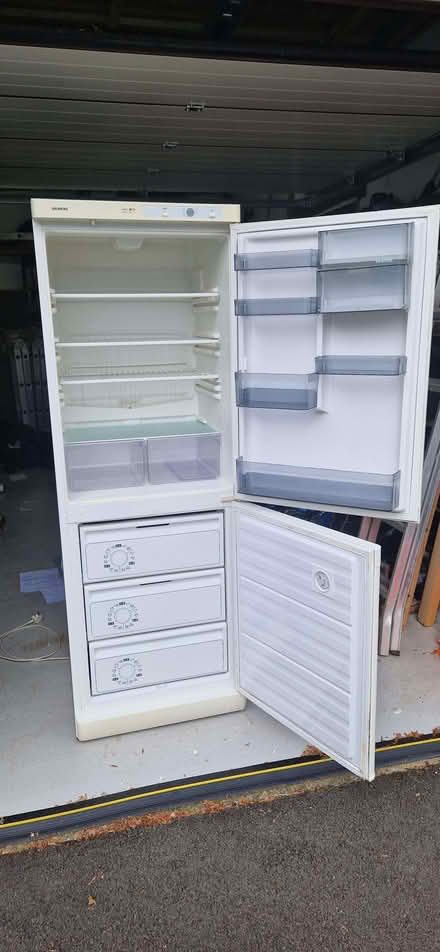Photo of free Siemens fridge freezer (Hartwith HG3) #3