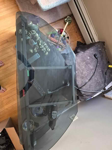 Photo of free Tv stand (New westmister) #2