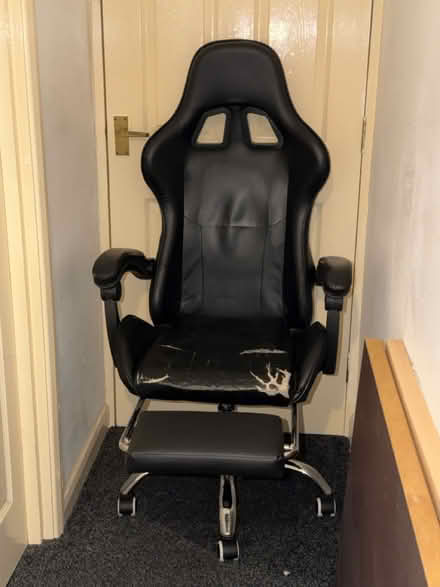 Photo of free Gaming chair (Fareham PO16) #1