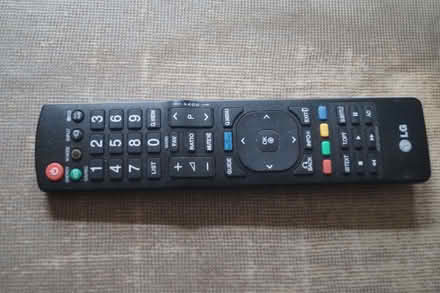 Photo of free LG remote control (Pinkneys Green SL6) #1