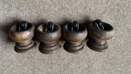 Photo of free set of 4 bun feet with inset castors (Crowthorne RG45) #1