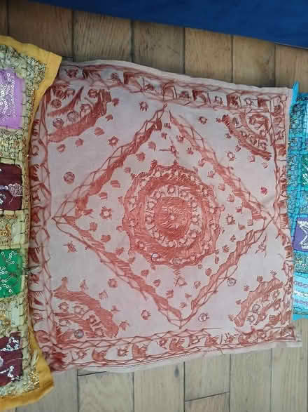 Photo of free 3 cushions (Gale OL15) #3