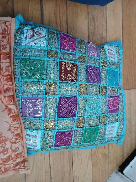 Photo of free 3 cushions (Gale OL15) #4