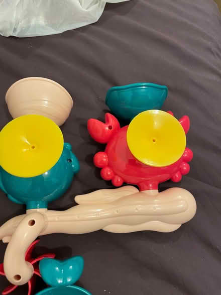 Photo of free Sucking bath toy (Wandsworth SW18) #1