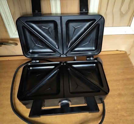 Photo of free Toasted sandwich maker (Belper DE56) #1
