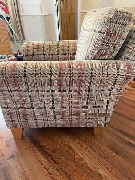 Photo of free Two seater &2 single armchairs (Tilehurst Reading) #3