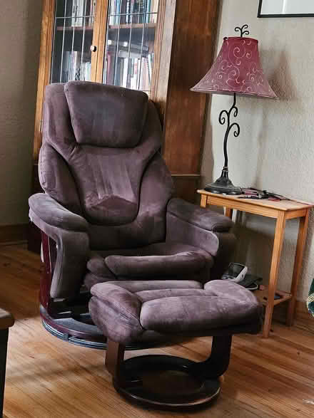 Photo of free Office chair and glider (Tree area) #2