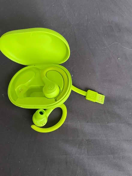 Photo of free Ear plugs or earbuds (Wandsworth SW18) #1