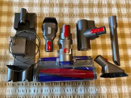 Photo of free Dyson V8 Vacuum *SPARES/REPAIRS (Central Glossop) #3