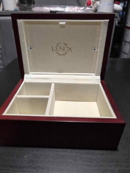 Photo of free Jewelry box (Brentwood) #2