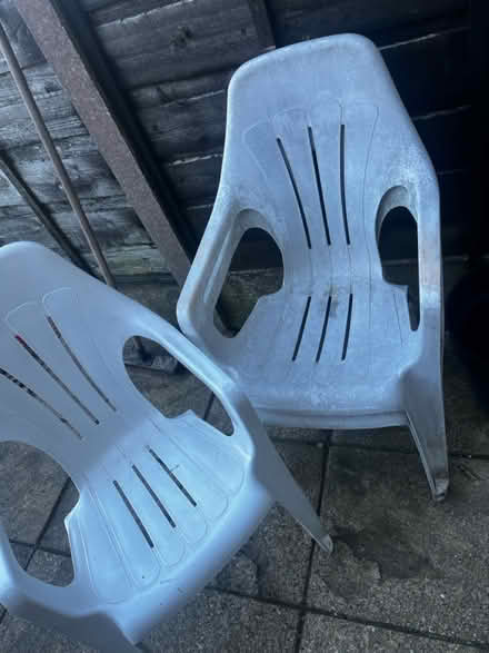 Photo of free 3x plastic garden chairs (Sk17) #1