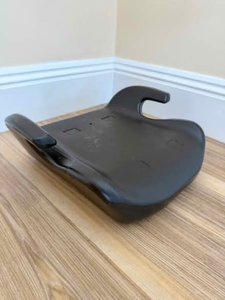 Photo of free Car booster seat (WR5 2AF) #2