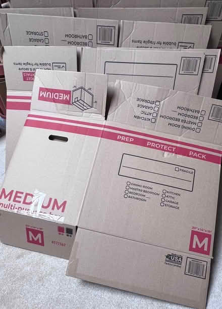 Photo of free Boxes (WM. Brookhurst and bolsa) #1