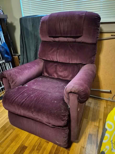 Photo of free Air chair (New westmister) #3