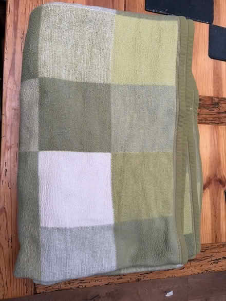 Photo of free Very large / heavy throw (Tilehurst RG30) #1