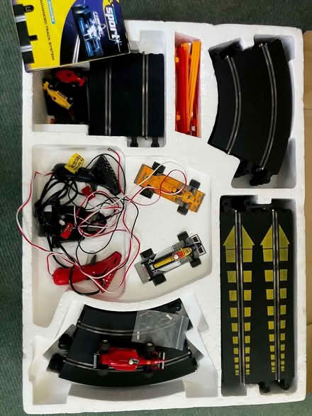 Photo of free Scaletrix F1 set (Ash Green GU12) #1