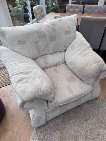 Photo of free Single arm chair (Ol12UB) #1