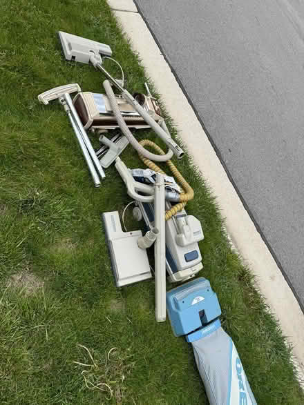 Photo of free At curb-2741 Crabtree-Woodridge (Woodridge) #2