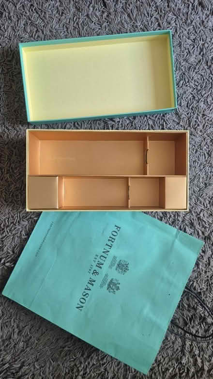 Photo of free Fortnum and Mason box and bag (Teddington, TW11) #2