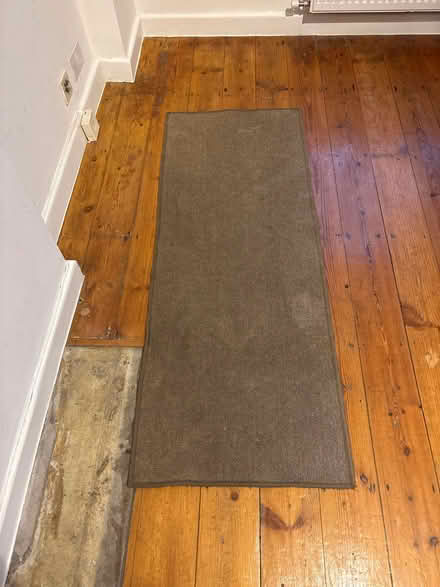 Photo of free Narrow carpet/rug (Brixton SW2) #1