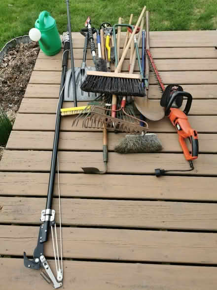 Photo of free Gardening Tools (Wychwood District - Aylmer) #1