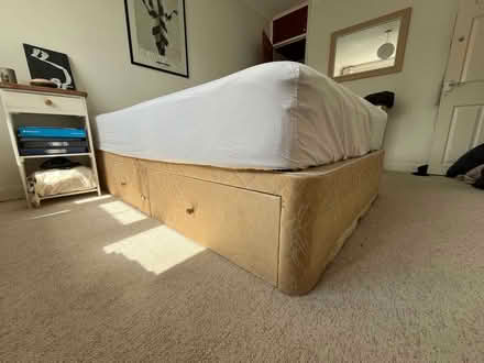 Photo of free Double bed (Hoxton N1) #2